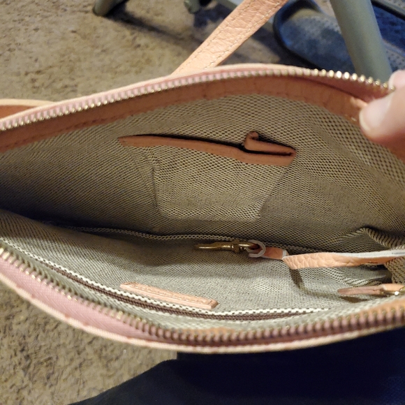 Light pink Dooney and Bourke handbag - Picture 3 of 5